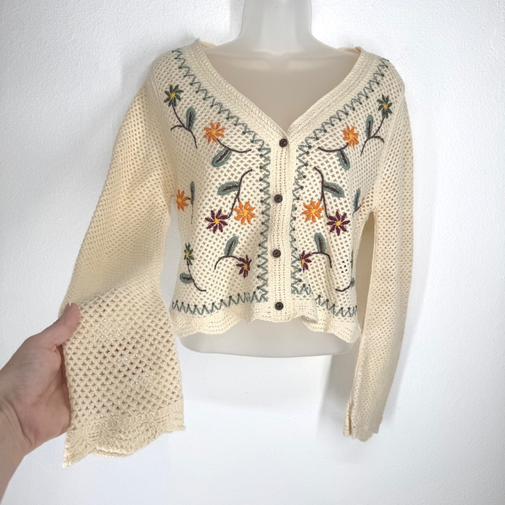 Women Cream Floral Embroidered Crochet Knit Cropped Cardigan Sweater Size S Folk